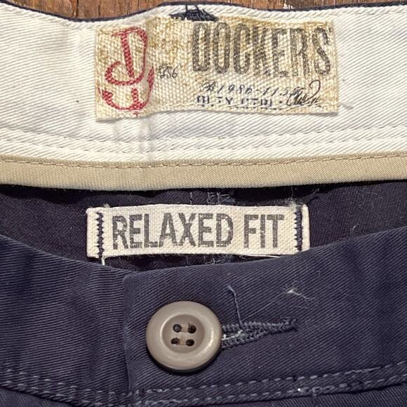 NEW Dockers Pleated Relaxed Fit Navy Blue Shorts Washed Khaki Short NWT SIZE 48 - Picture 3 of 12